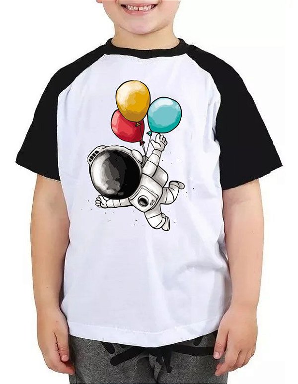 Camiseta infantil astronauta balões espaço galáxia camisa