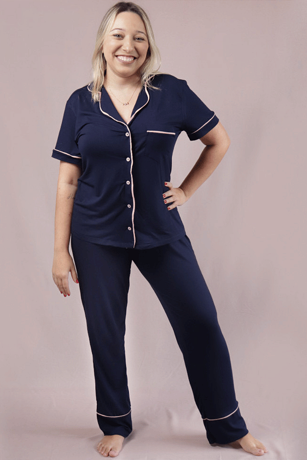 Pijama Renata Americano Botões Blusa Curta e Calça Azul Marinho