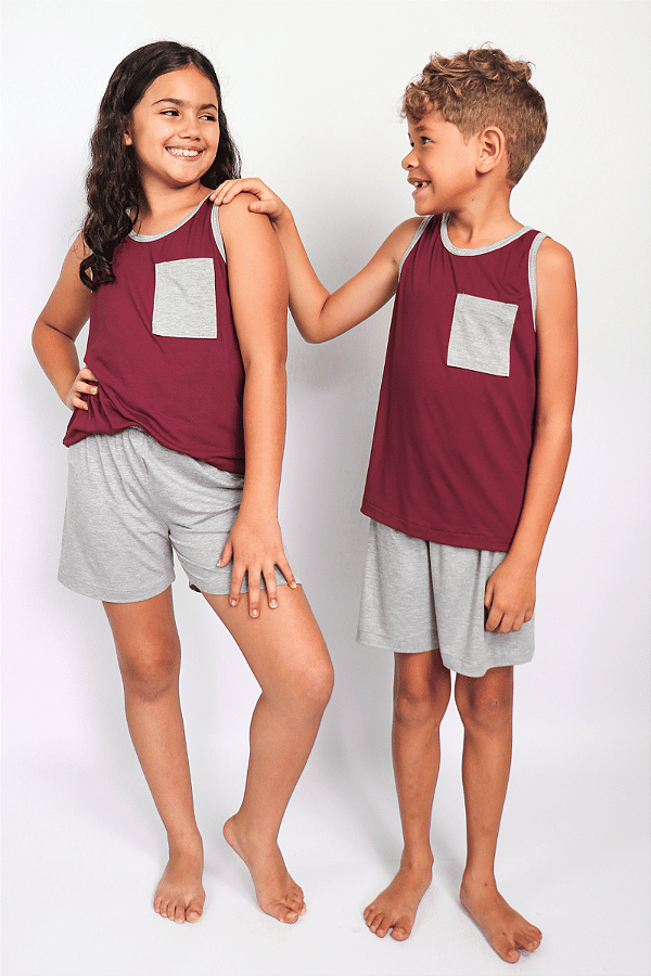 Pijama Infantil Camiseta com Bolso e Short Cinza e Vinho
