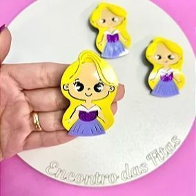 Aplique de Acrílico Princesa Rapunzel Curvada 6,5cm - unidade