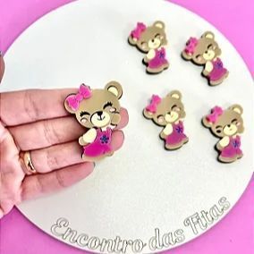Aplique de Acrílico Ursinho com Roupinha Rosa - Unidade