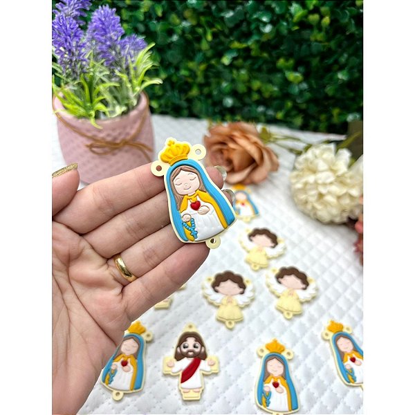 Aplique Emborrachado Santinha Amarela para Terço - Unidade