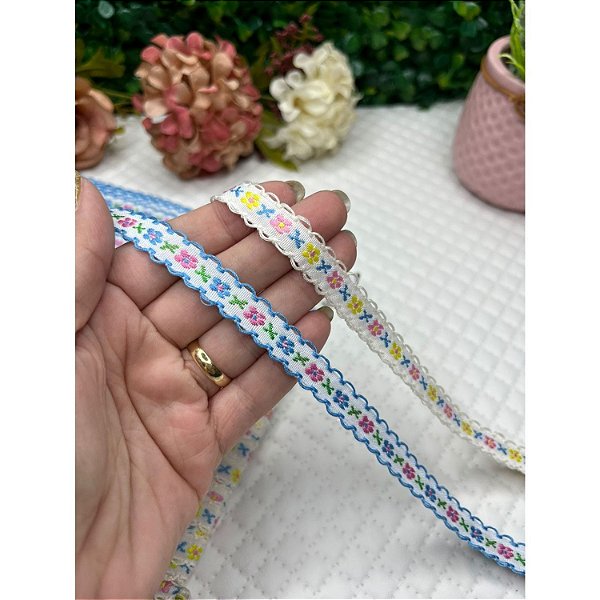 Passamanaria com Florzinhas Bordadas 10mm - Metro branco