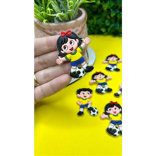 Aplique Emborrachado Brasil Menina com a Bola - Unidade