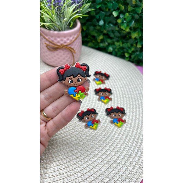 Aplique Emborrachado Menina Morena Coração Autismo - Unidade