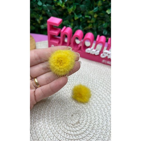 Pompom Baixo P 2,5cm Amarelo - Unidade