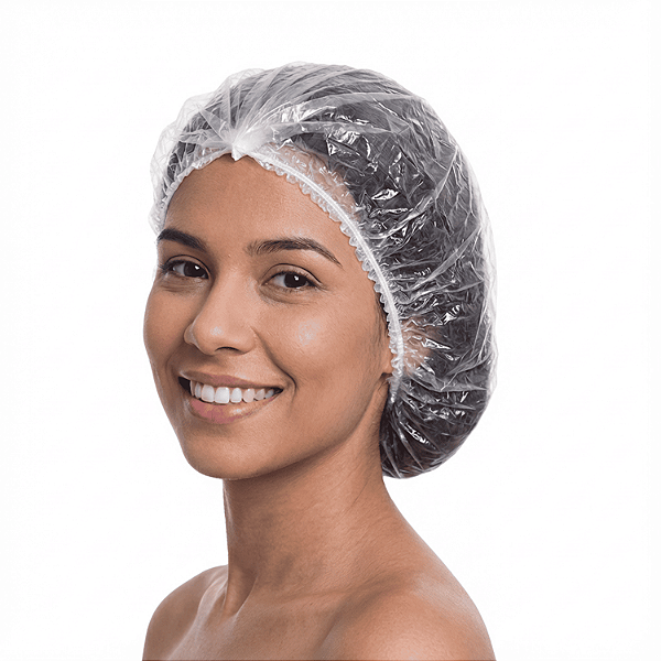 Kit 50 Touca Plástica Descartável Transparente para Banho Salão Hotel Estética