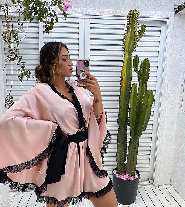 Robe Kimono Sensual em Liganete com Manga Flare e Renda Chantilly