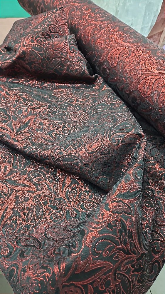 Jacquard Vermelho com Preto