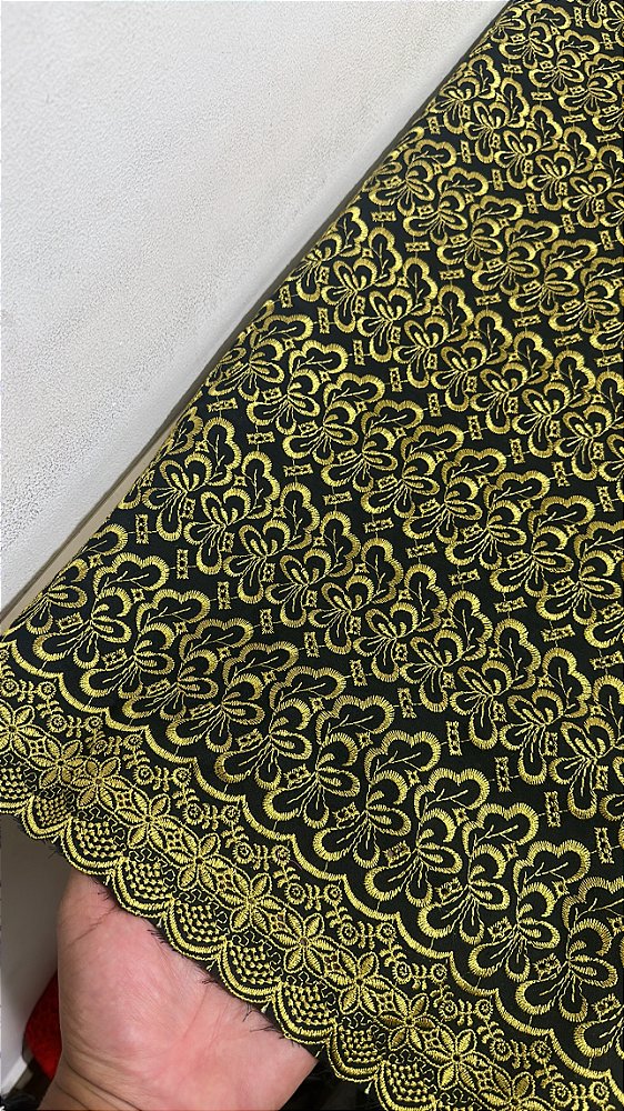 Lesse Preto com Dourado Bordado