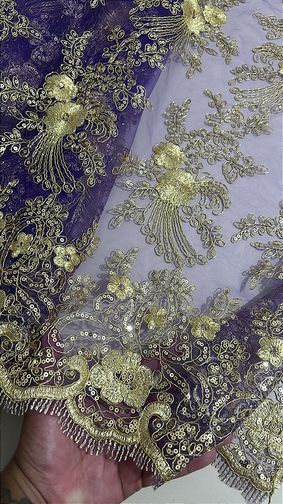 Tule Roxo com Dourado Paetê Luxo