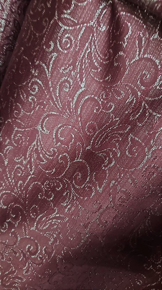 Jacquard Vinho com Prata