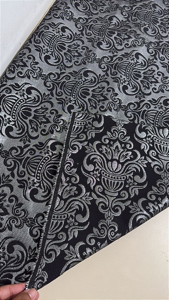 Jacquard Preto com Prata