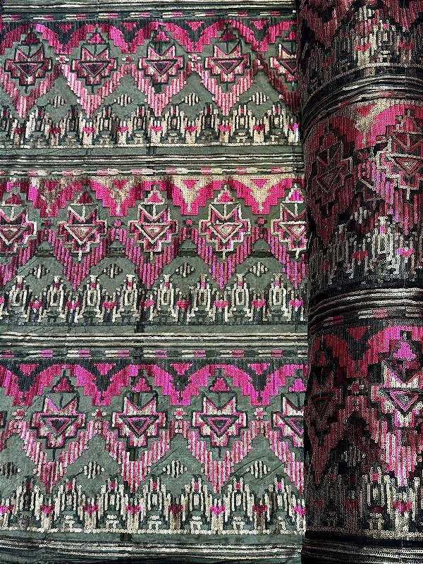 Tule Paetê Arabesco