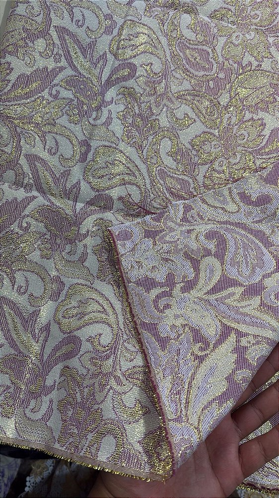 Jacquard Rosa com Dourado