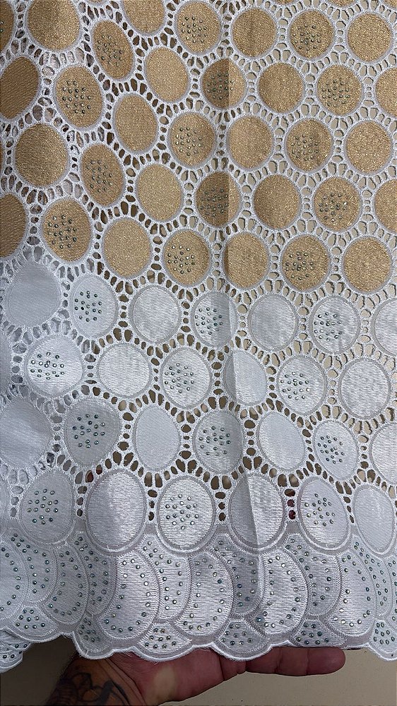 Africano Branco com Dourado Bordado