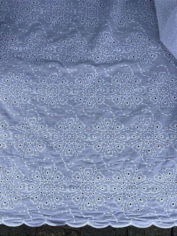 Lesse Branco Bordado