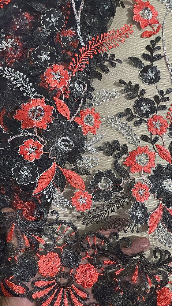 Tule Preto com Vermelho Bordado