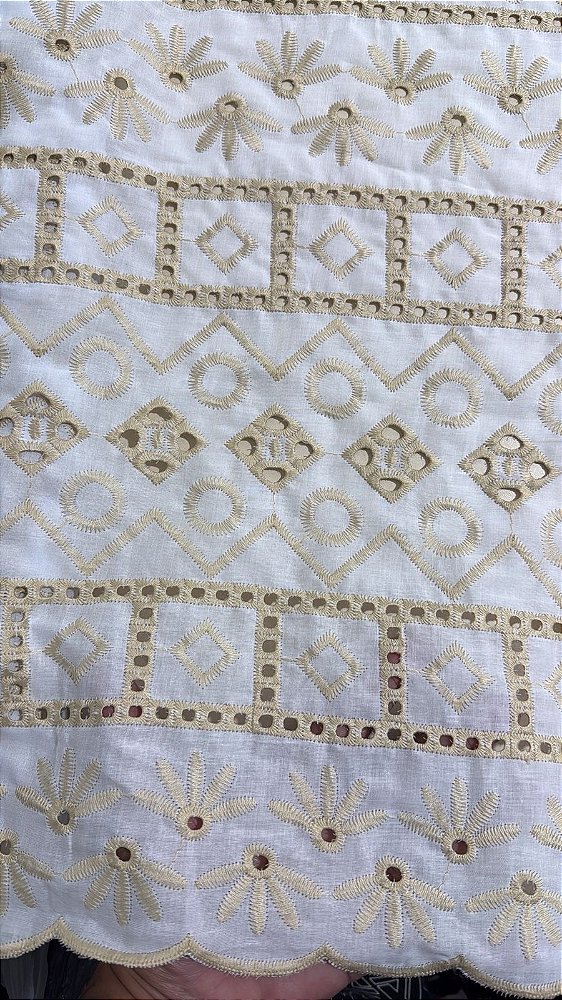 Lesse Branco com Bege Bordado