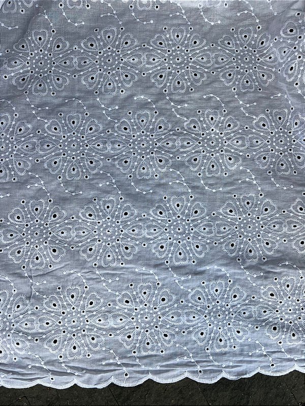Lesse Branco Bordado
