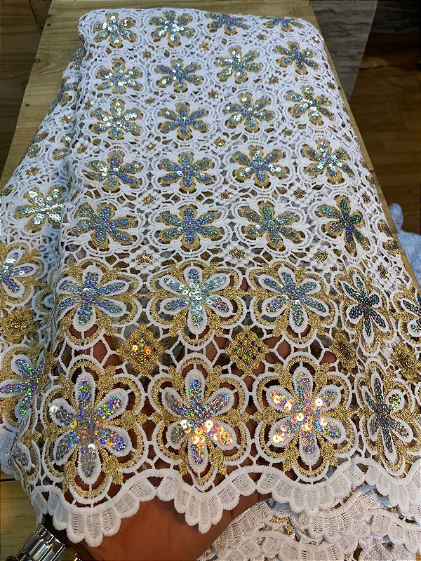Africano Branco com Dourado Luxo