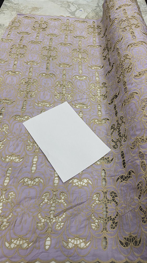 Rechilieu Lilás com Creme Bordado