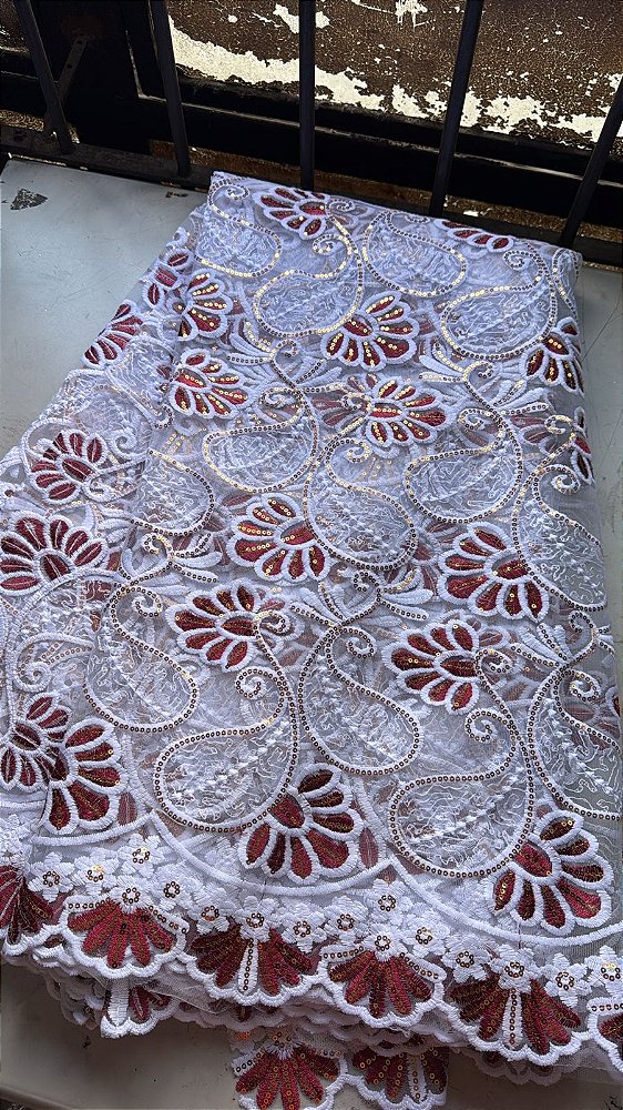 Africano Marsala com Branco Luxo