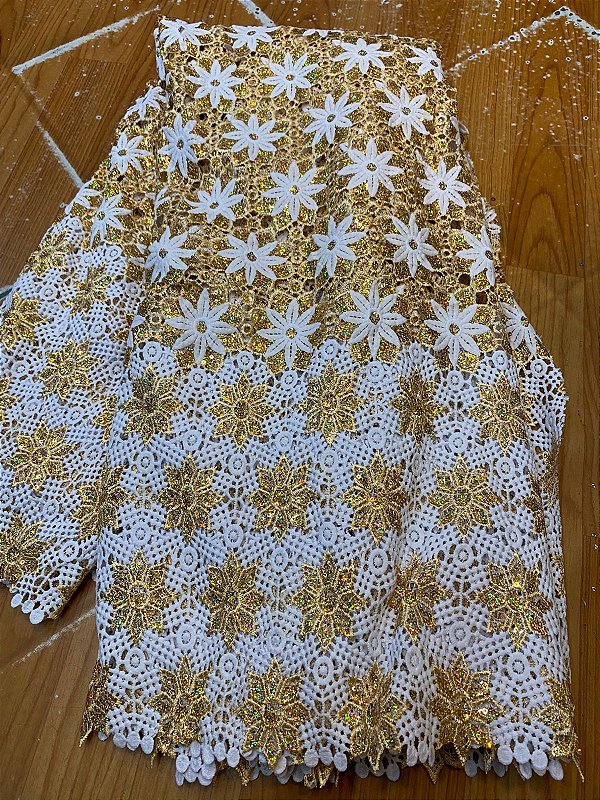 Africano Branco com Dourado Luxo