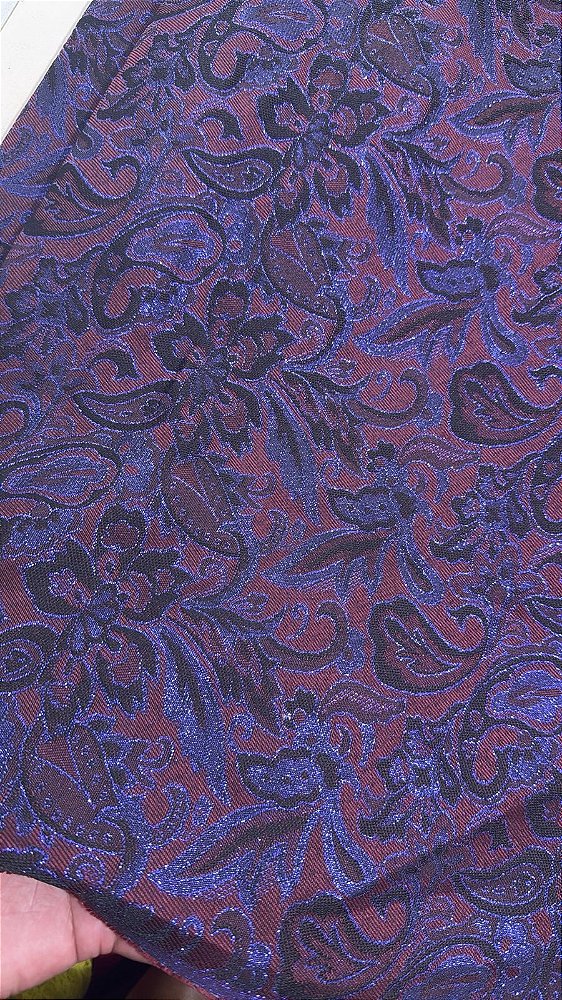 Jacquard Roxo e Vinho com Preto