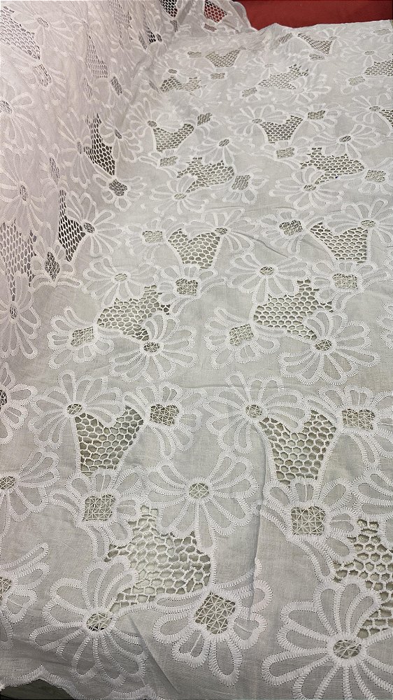 Rechilieu Branco Bordado