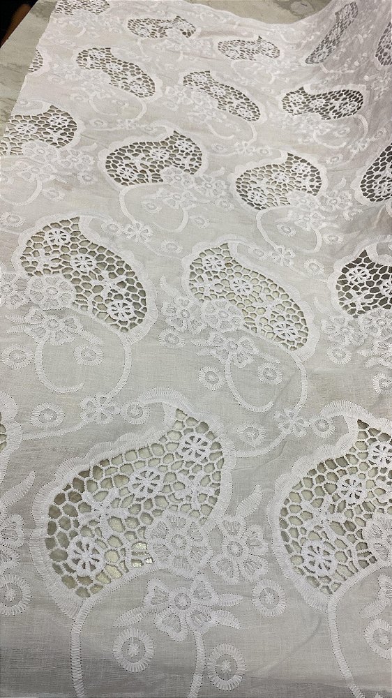 Rechilieu Branco Bordado