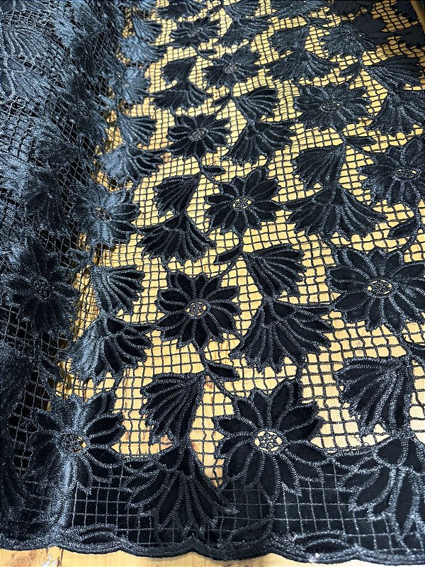 Rechilieu Preto Aveludado