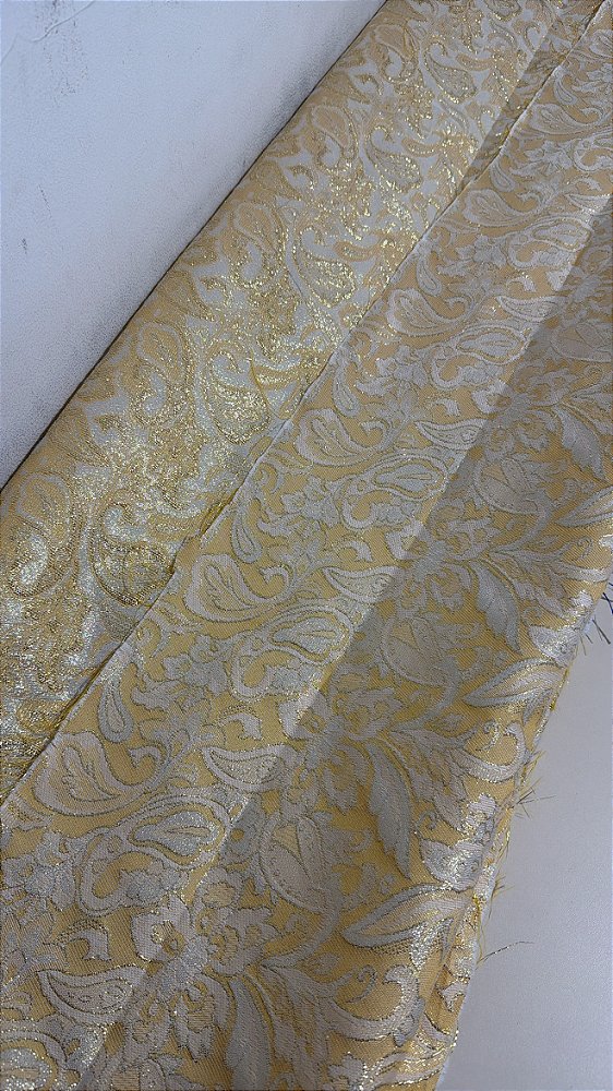 Jacquard Amarelo com Dourado