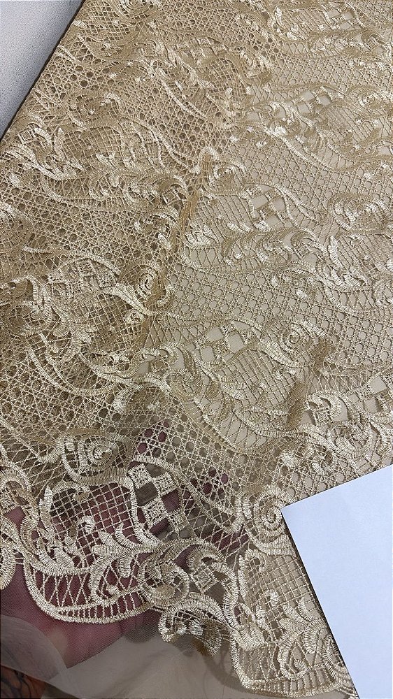 Tule Dourado Bordado