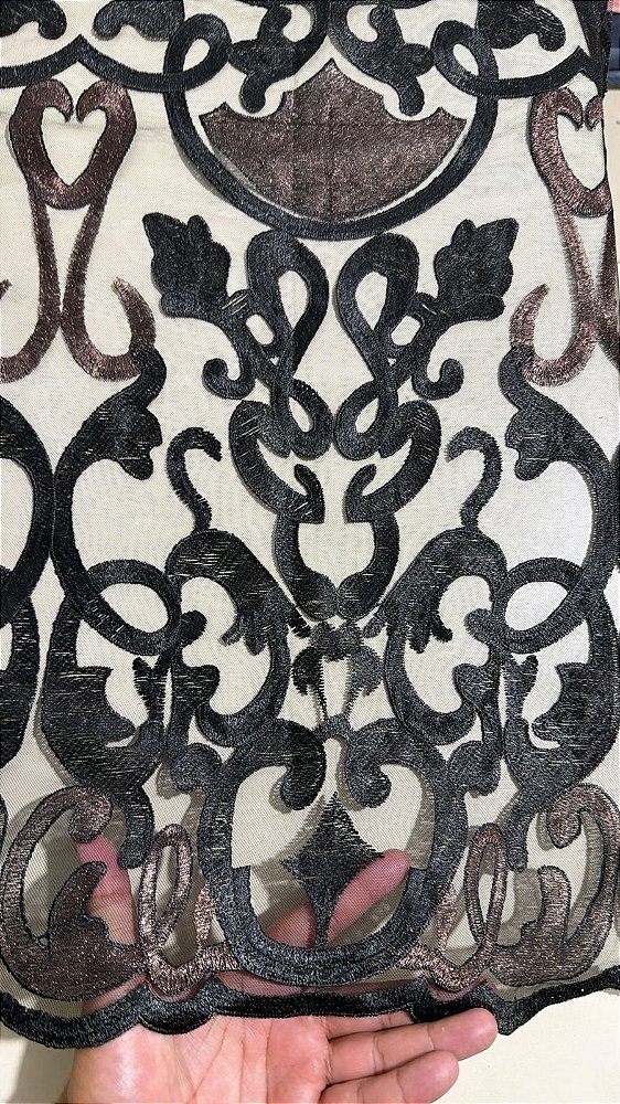 Tule Preto com Bronze