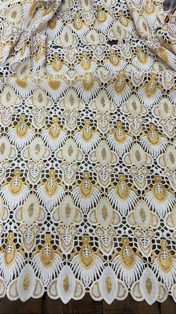 Africano Branco com Dourado Bordado Luxo