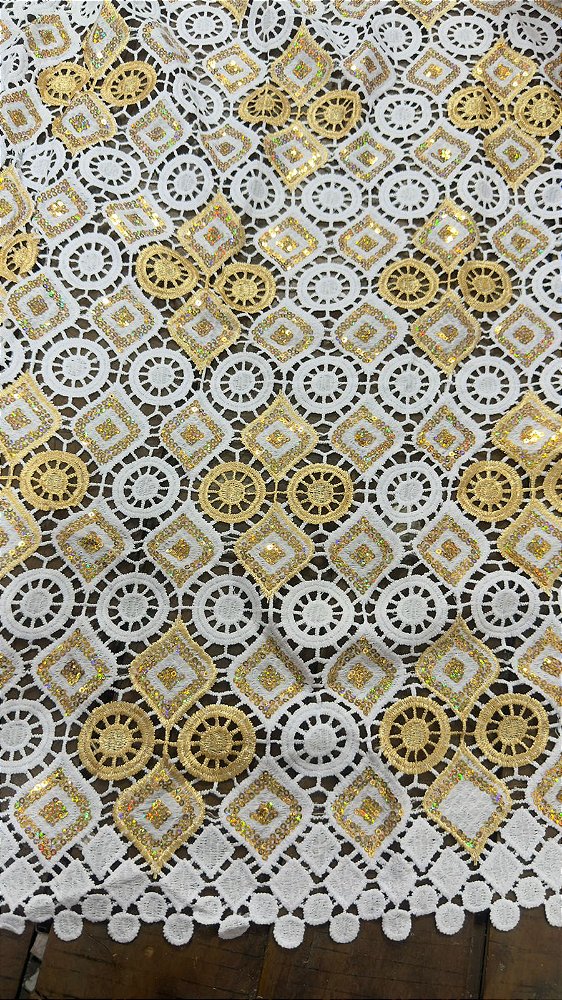 Africano Branco com Dourado Bordado Luxo