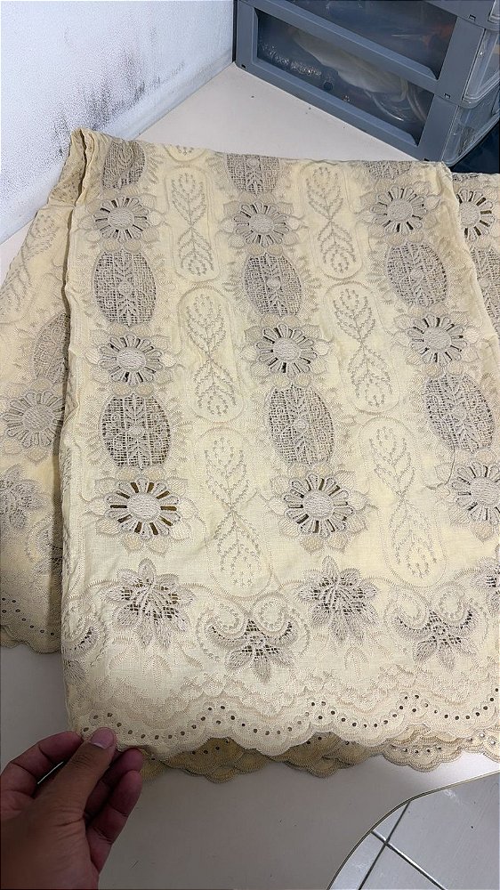 Retalho - Rechilieu Amarelo Bordado - 1,80 Metros