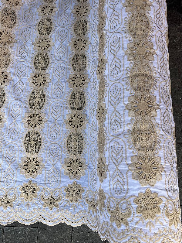 Rechilieu Branco com Amarelo Bordado