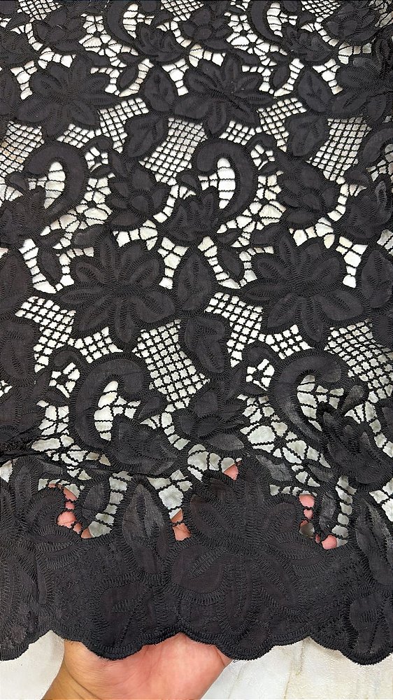 Rechilieu Preto Bordado