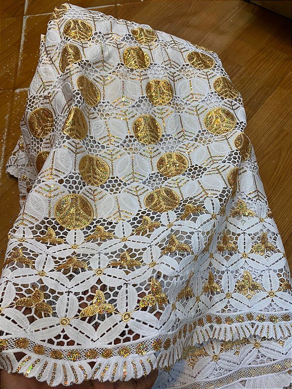 Africano Branco com Dourado Bordado Luxo