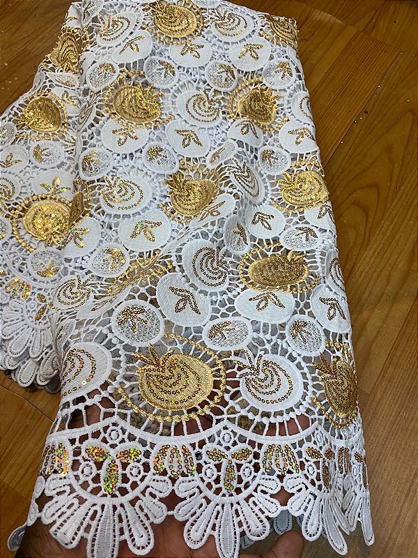 Africano Branco com Dourado Bordado Luxo