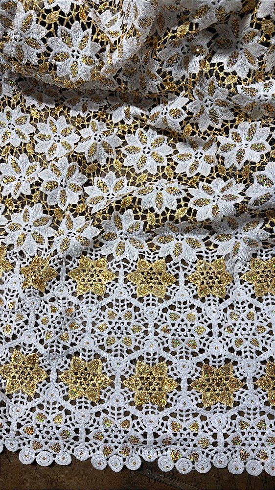 Africano Branco com Dourado Bordado Luxo