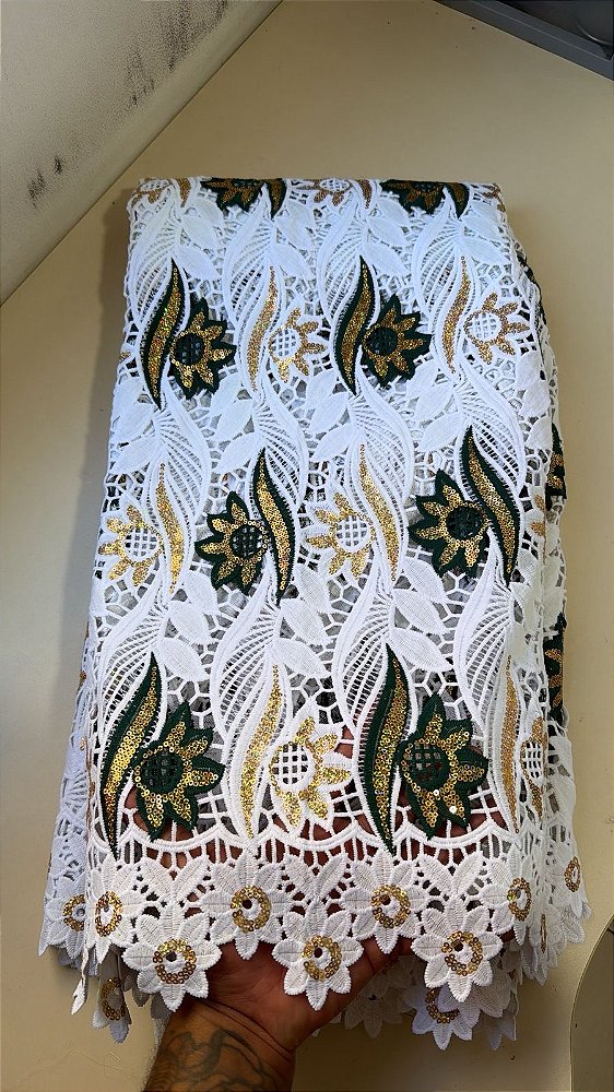 Africano Branco com Verde Bordado Luxo