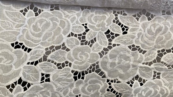 Rechilieu Branco Bordado