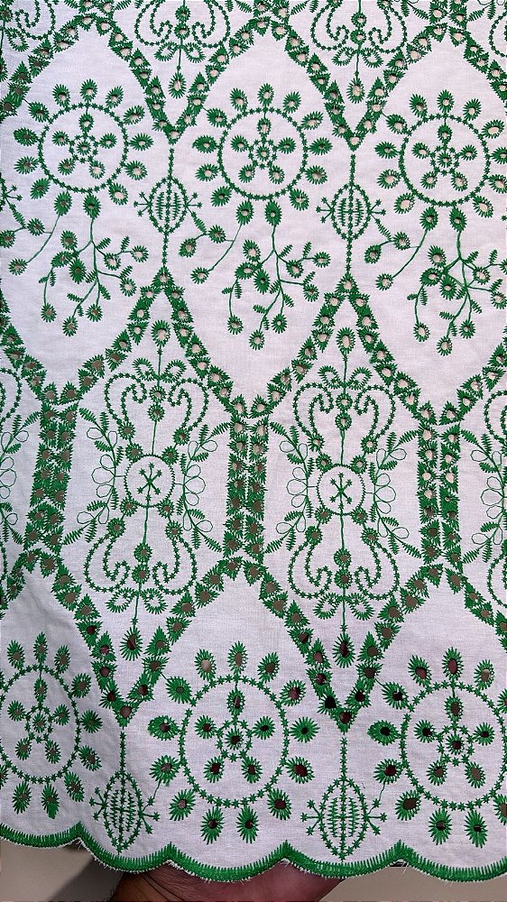 Rechilieu Branco com Verde Bordado