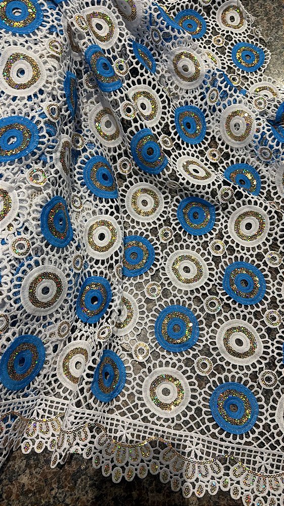 Africano Branco com Azul Bordado