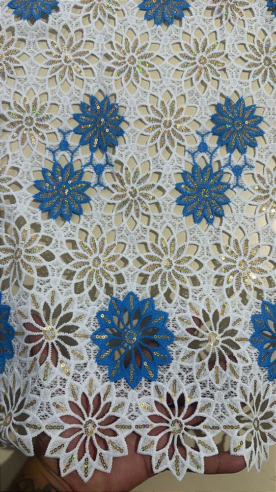 Africano Branco com Azul Bordado