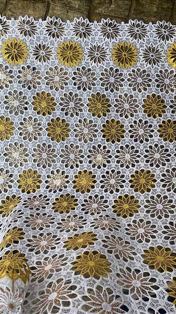Africano Branco com Dourado Bordado Luxo
