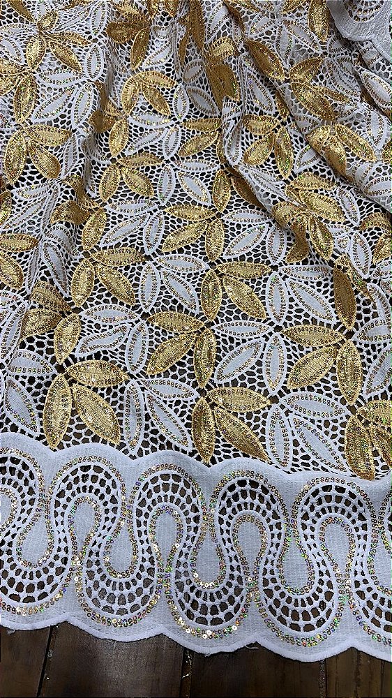 Africano Branco com Dourado Bordado Luxo